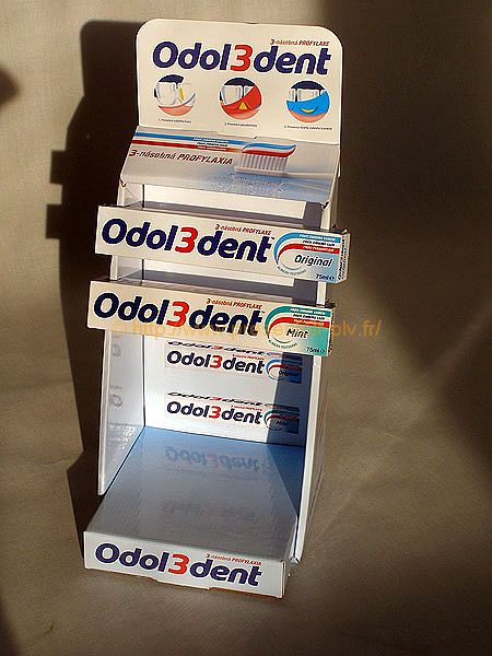 presentoir-produits-pharmaceutiques-beaute-30.jpg
