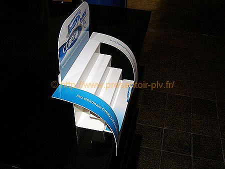 presentoir-produits-pharmaceutiques-beaute-31.jpg