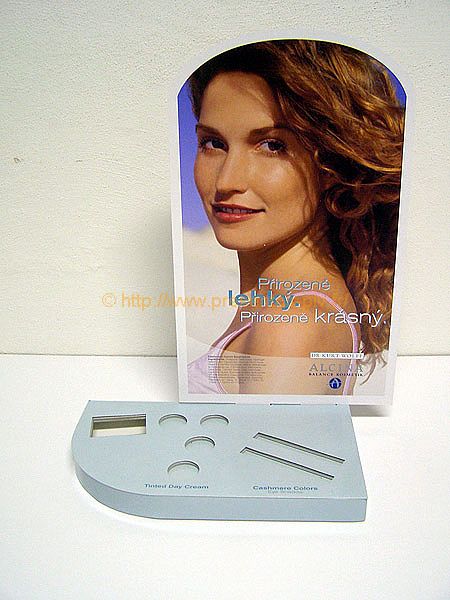 presentoir-produits-pharmaceutiques-beaute-53.jpg